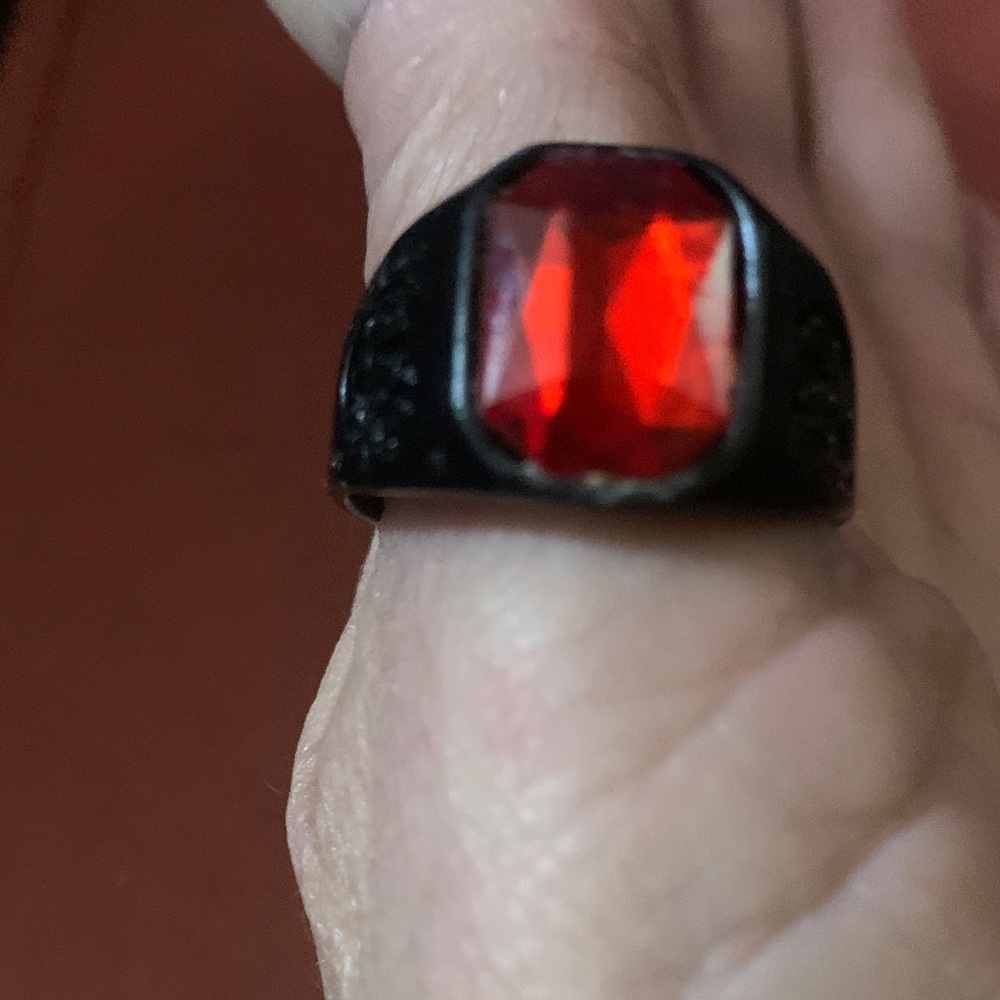 Men's Black Signet Ring with Red Gemstone - Picture 3 of 3